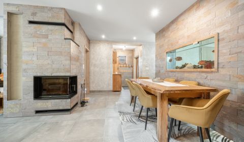 Dom s vlastným rezortom? 10 apartmánov, bazén a 1 448 m² pozemok