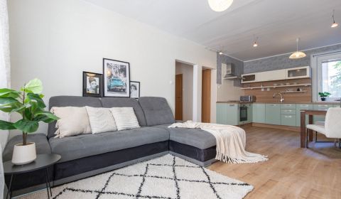 EXKLUZÍVNE Priestranný 3i byt s balkónom, Kramáre