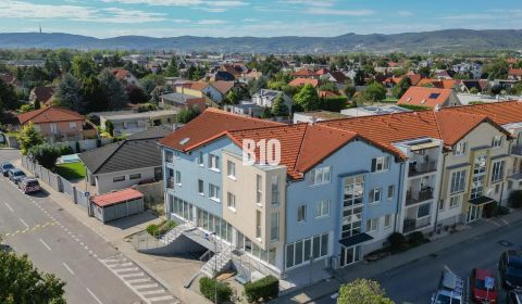 2-IZBOVÝ BYT S GARÁŽOVÝM STÁTÍM, BALKÓNOM A VÝHĽADOM NA KARPATY | VAJN