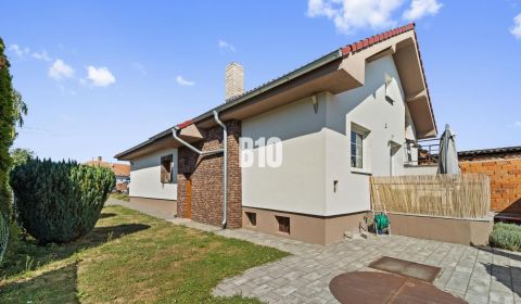 Rodinný dom, 822 m2 pozemok | jazierko | Výčapy-Opatovce, pri Nitre