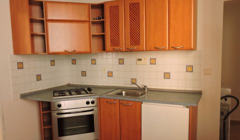 2- izbový pod Hradom, ulica Mikulášska