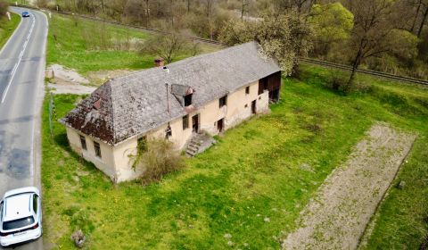 PREDAJ, pozemok s rodinným domom, Hankovce, okres Humenné