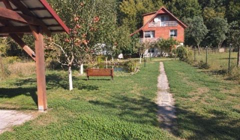 Na predaj rekreačná chata - Hriňová, časť Skalisko D007RG