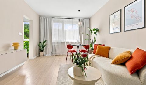 REZERVOVANÝ  nadčasový útulný 2 izbový byt  Bratislava IV 