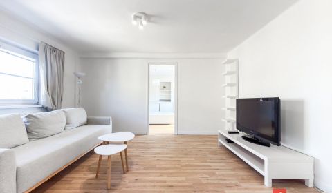 Zrekonštruovaný svetlý 2,5i byt v centre Starého Mesta