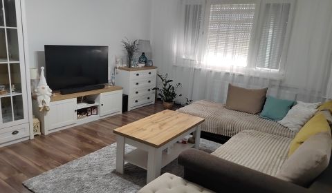 Predám 2 izbový byt na sídlisku Juh v Nových Zámkoch