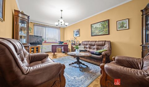 3 izbový byt s hodnotným interiérom a garážou