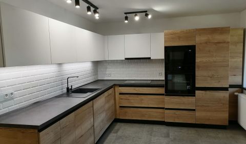 Veľký 2 izbový byt s lodžiou na prenájom - Štúrovo námestie Martin 
