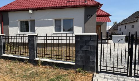 Príjemný domček po kompletnej rekonštrukcii blízko Sobraniec