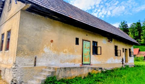 Vidiecky rodinný dom-chalupa, pozemok 1050m2