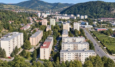 PRIPRAVUJEME / 1 IZBOVÝ BYT (BAURING) ul. SLÁDKOVIČOVA