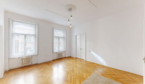 Staromestský 3-izbový byt 132 m², 2 pivnice, Mateja Bela, Staré Mesto
