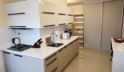 Iba u nás! Pekný 3 izbový byt na VII. sídlisku na predaj 