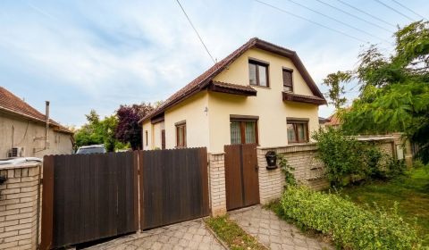 Na predaj 5i rodinný dom vo Vrábľoch, pozemok 1020m2, blízko centra