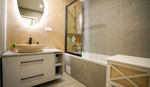 Zrekonštruovaný 3i byt v CENTRE mesta NOVÁ DUBNICA - spolu až 78m² 