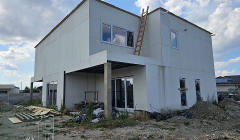 TOMÁŠOV - Okr. Senec -  EXKLUZÍVNE NA PREDAJ NOVOSTAVBA - dva 4 izb. b