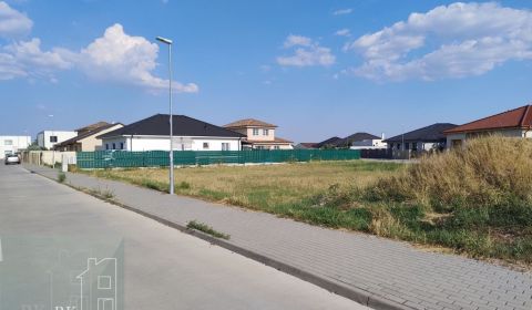 SENEC - NA PREDAJ exkluzívny stavebný pozemok pre rodinné domy - JUŽNÁ