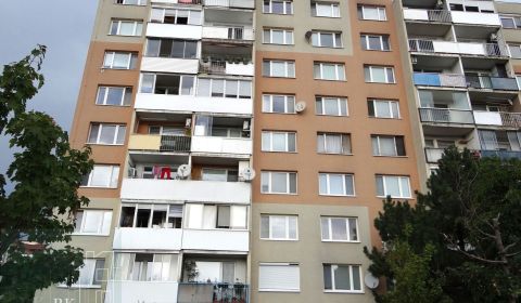REZERVOVANÉ - SENEC - EXKLUZÍVNE NA PREDAJ - kompletne zariadený a kli