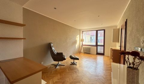 PRENÁJOM, 4-izbový byt na Puškinovej ulici, Humenné