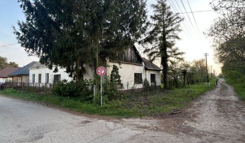 Veľký stavebný pozemok pre 6 rodinných domov