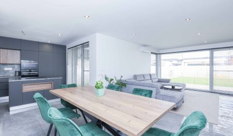 EXKLUZÍVNY PREDAJ - Moderný 4 izbový rodinný dom Košúty, NOVOSTAVBA