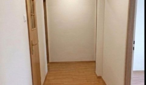 4-IZBOVÝ BYT S VLASTNOU GARÁŽOU – ORECHOVÁ POTÔŇ