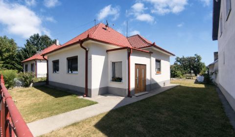 3-IZBOVÝ RODINNÝ DOM V OBCI KVETOSLAVOV