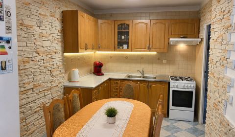 Exkluzívne na PREDAJ, zrekonštruovaný 3 izb.byt, Ružový háj, Dunajská 