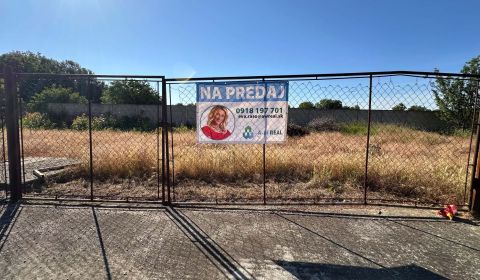 Na predaj stavebný pozemok na stavbu RD v Gabčíkove / 95 000,- EUR