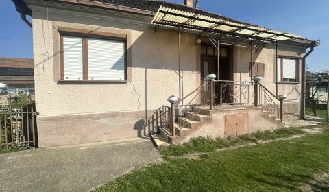 Rodinný dom s veľkým potenciálom v obci Dolný Štál – ideálny na bývani