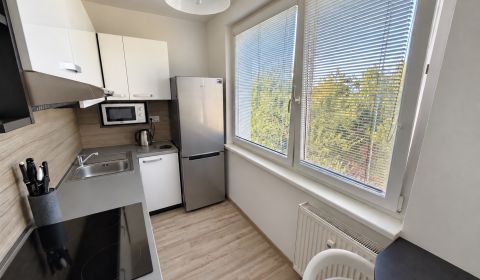 Na prenájom zariadený 2-izb. byt s balkónom – Skalica, Pod Hájkom