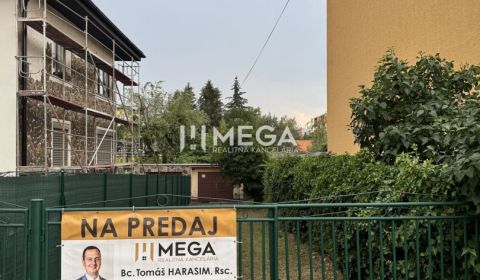 Na predaj garáž s pozemkom na sidl. IIA v meste Humenné
