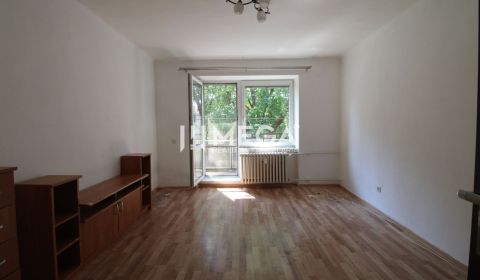 NA PRENÁJOM - Veľký 2 izbový byt, nezariadený, Sídlisko 1, Humenné