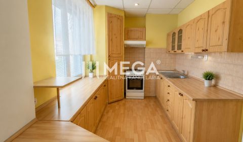 R E Z E R V O V A N Ý      3-izb. byt 72 m²- CENTRUM HUMENNÉ