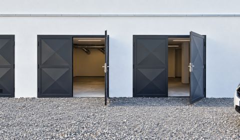 TOP:Nie je to len garáž! 49 m² priestoru s množstvom možností využitia