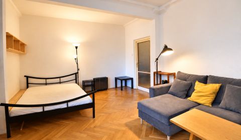 Na prenájom 1-izbový byt, 40 m², Medzilaborecká ul., Ružinov