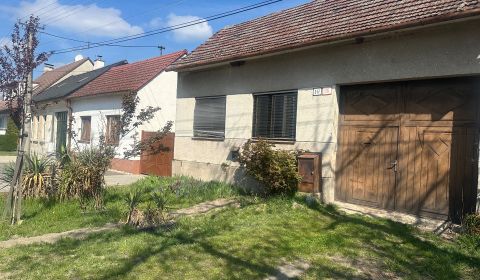 ZOHOR| Starý vidiecky RD v centre obce na 1212m2 pozemku