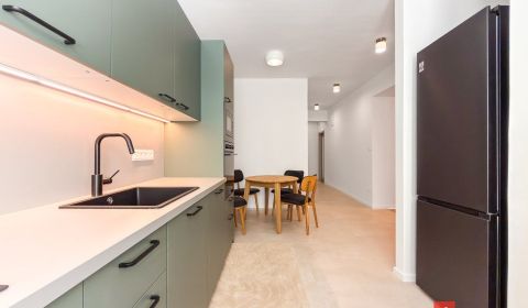 Novo-zrekonštruovaný 3i byt s balkónom na Hradnom kopci