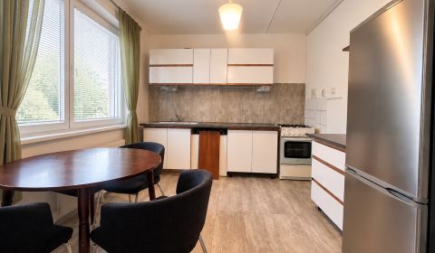 Na prenájom 3-izbový byt s balkónom - Banská Bystrica/Sásová