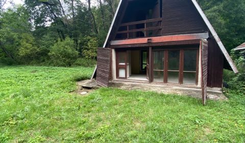Predaj rekreačnej chaty s pozemkom v lokalite  Buková 