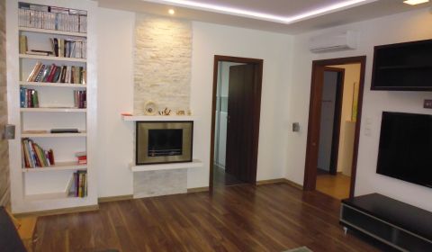 PREDAJ: 4-izbový byt 95 m2 + loggia-vlastné vykurovanie, klimatizácia