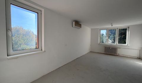 3 izbový byt pri Kocke v Piešťanoch