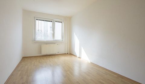 3 izb.byt + BALKÓN + PIVNICA + ŠPJZA + KUMBÁL