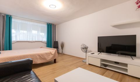REZERVOVANÉ Zrekonštruovaný 1i byt, Staré Mesto