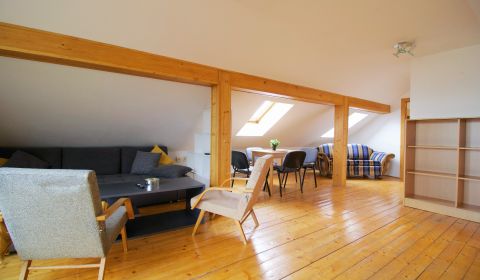 Exkluzívne na predaj slnečný 4-izbový mezonet, 130 m2, Žilina-centrum