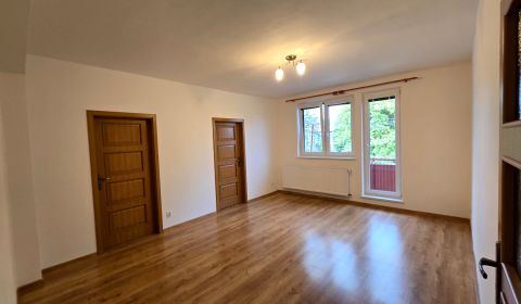 Predaj: 3 izbový Byt 64m2 v Martine Priekope s Balkónom.