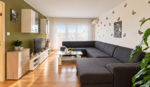 3-IZBOVÝ BYT V LUDANICIACH – 75 m², BALKÓN, GARÁŽ, ZÁHRADKA 