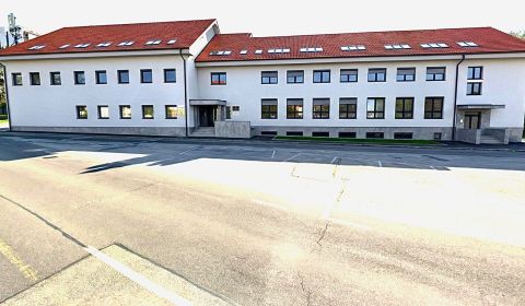 Polyfunčný objekt 2500m2, Lovinského ul., Staré Mesto