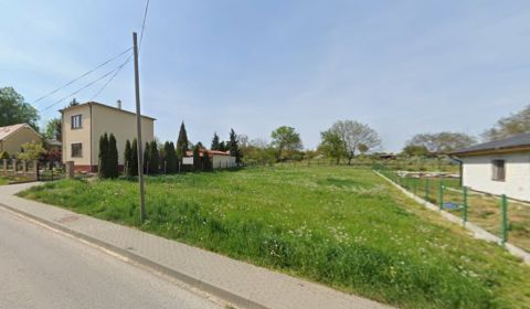 Na PREDAJ výborný stavebný pozemok 924m2 Pri Podhájskej -BARDOŇOVO ***