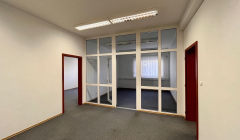 Prenájom kancelárskych priestorov Ružinov, 100 m2,  parking